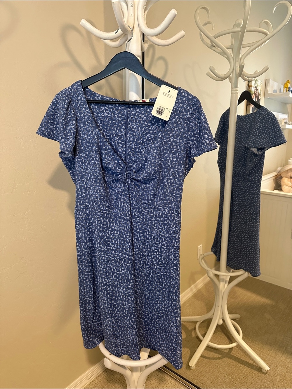 Levi’s Brand New Blue Floral Twist-Front Dress